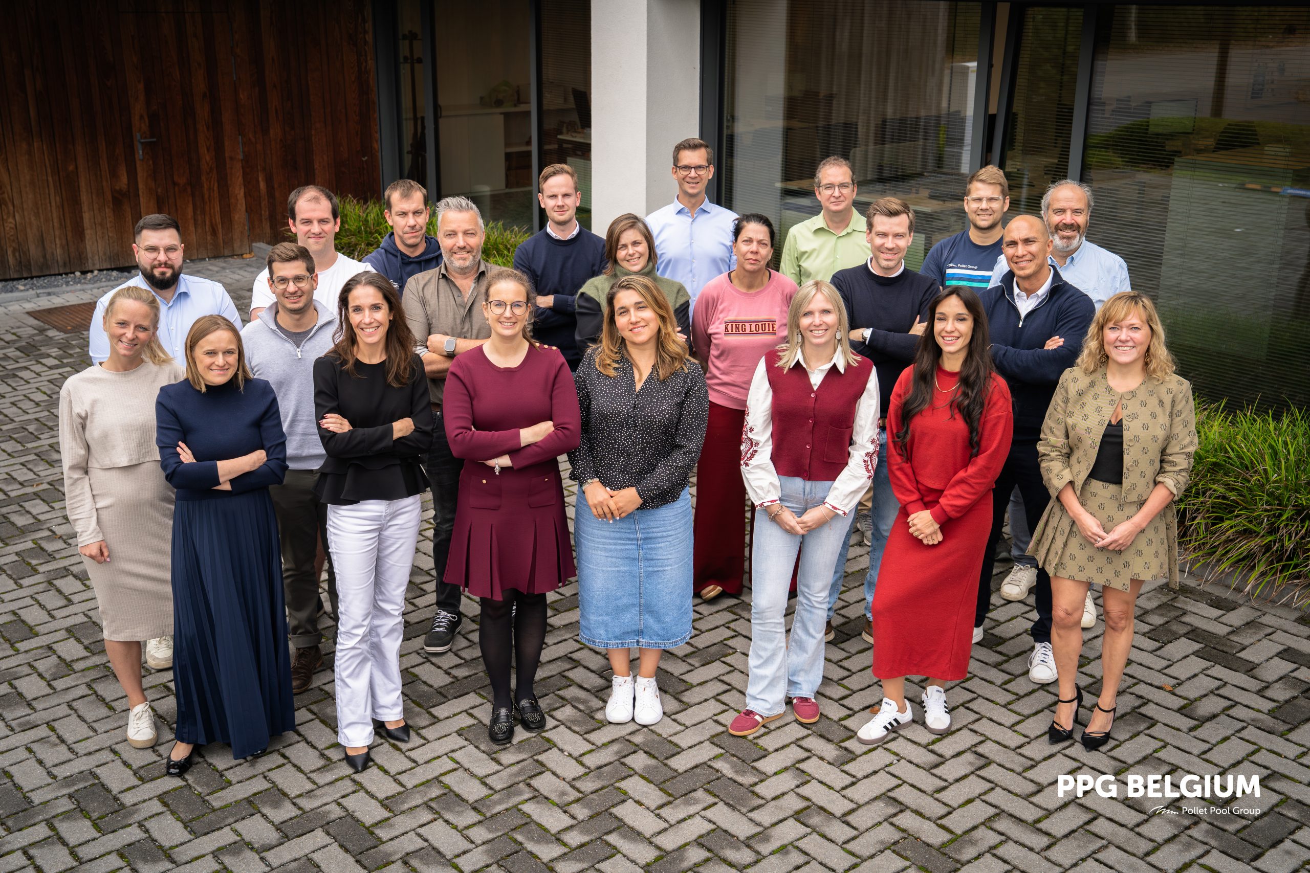 The professional team of PPG Belgium, supporting pool builders with expertise and service.