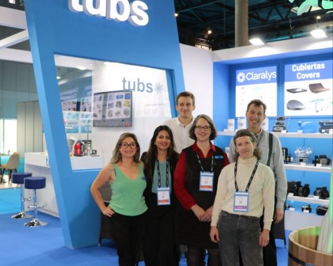 Team of Tubs Parts on their exhibition stand at a pool and spa industry trade show Piscina Barcelona.