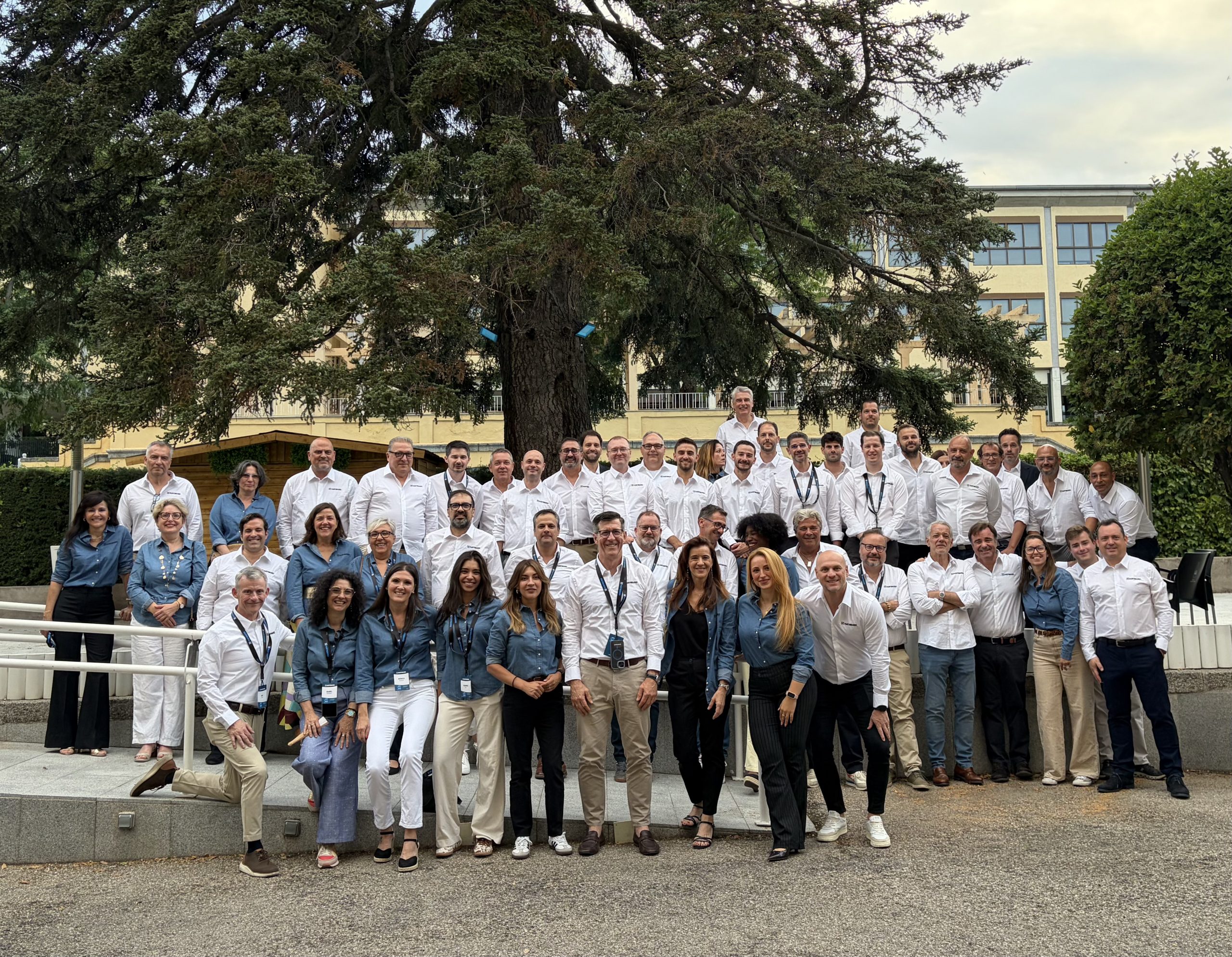Hayward European seminar 2026 team group photo in San Lorenzo de El Escorial