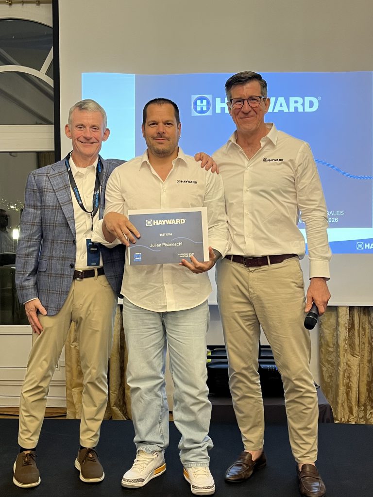 ulien Pisaneschi receiving the Best Technician award at the Hayward European event