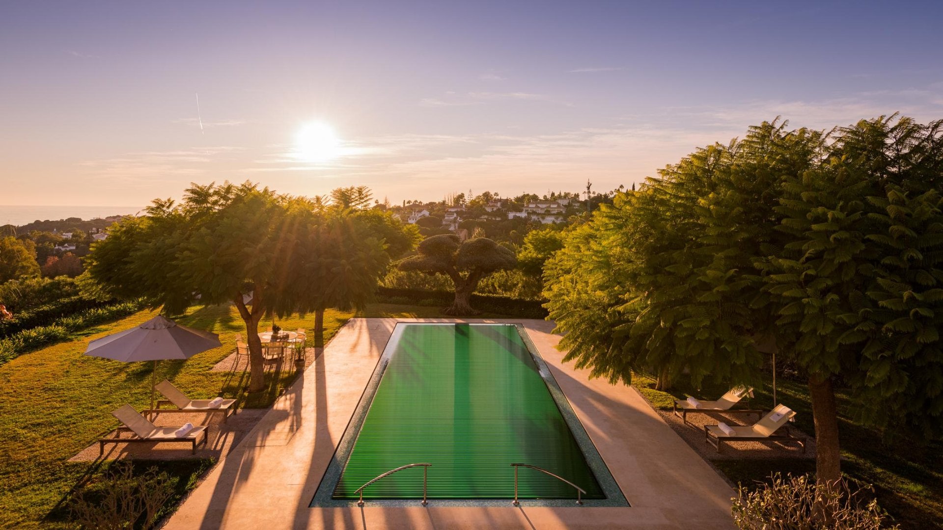 Private pool in Spain with ROLLO SOLAR cover